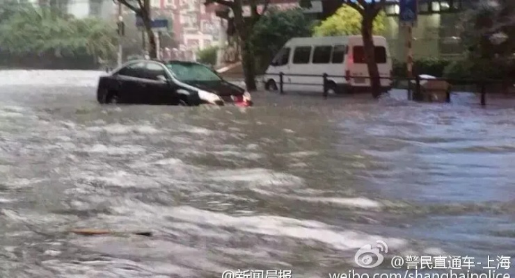 暴雨来袭，上海变海上